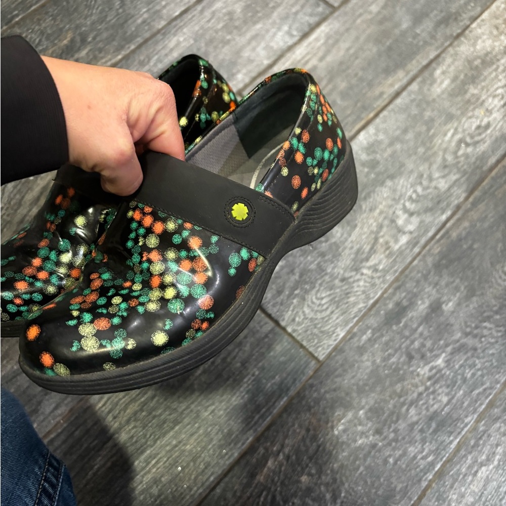 Comfy waterproof shoes in great condition 
Easy to clean
